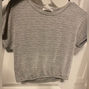 Cropped grey and white blouse